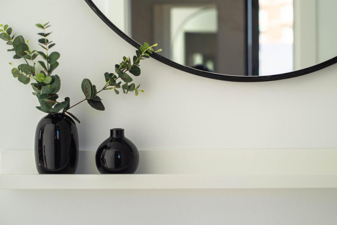 Modern Sea Front East Wind Apartment Alicante Bagian luar foto